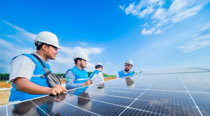 Dukung Net Zero Emission, PLN Akselerasi Pembangunan EBT di Indonesia
