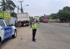 Truk Parkir Bahu Jalan di Nambo Ditertibkan Polres Serang