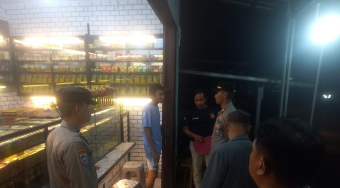 Perintah Kapolres, Polsek Cikeusal Razia Miras