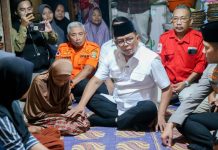 Sampaikan Duka Mendalam, Gubernur Andra Soni Datang ke Rumah Duka Korban Hilang di Selat Sunda